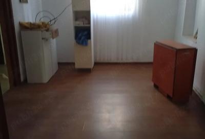 Casă cu 2 camere cu Teren 350 Mp în Piața Centrală - 2