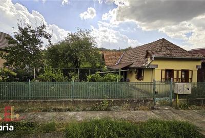 Casă cu 2 camere cu Teren 800 Mp în Păsăreni