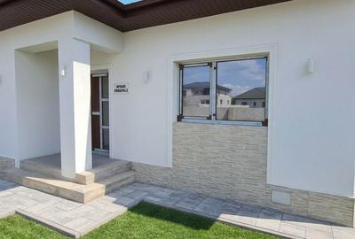 Casă cu 4 camere în Clinceni