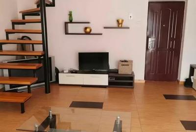 Apartament cu 3 camere semidecomandat, mobilat în Florești