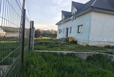 Casă cu Teren 700 Mp în Breasta - 1