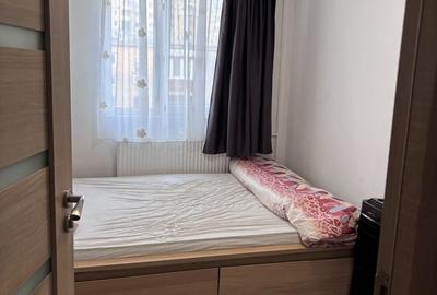 Apartament cu 3 camere semidecomandat în Central - 1