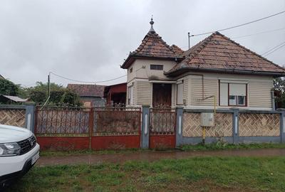 Casă cu 3 camere în Cipău