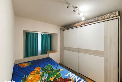 Apartament cu 3 camere decomandat în Aradului