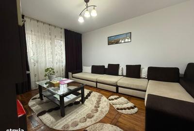 Apartament cu 4 camere decomandat în Poarta 6