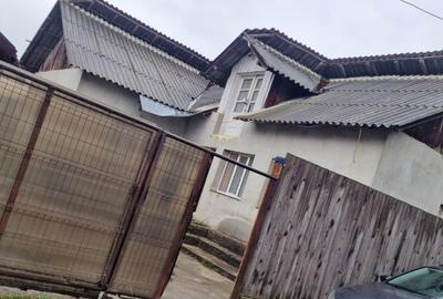 Casă cu 4 camere decomandat în Lăicăi - 8