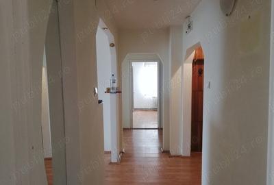 Apartament cu 3 camere decomandat în Reghin