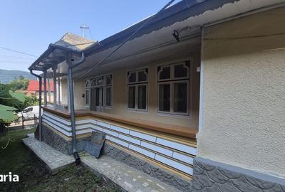 Casă cu 4 camere cu Teren 679 Mp în Central - 8
