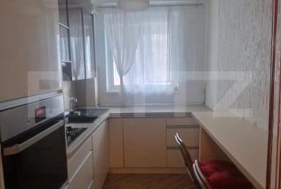 Apartament cu 2 camere semidecomandat, mobilat în Centrul Civic