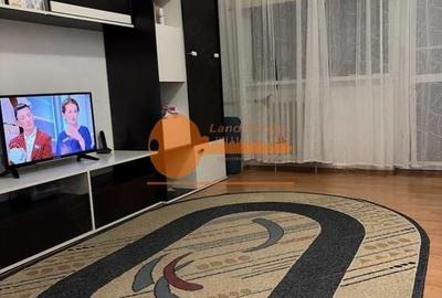 Apartament cu 3 camere în Tineretului