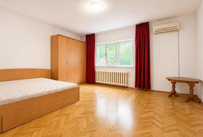 Apartament cu 2 camere decomandat în 13 Septembrie