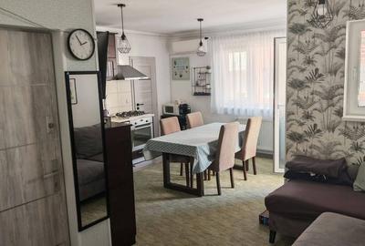 Apartament cu 3 camere decomandat în Exterior Vest