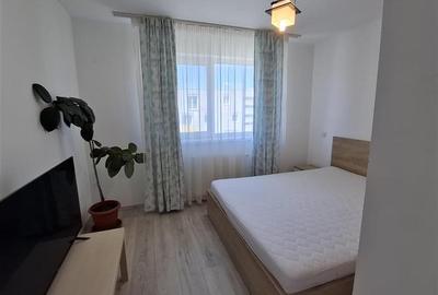 Apartament cu 2 camere semidecomandat, mobilat în Tractorul - 29