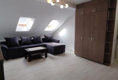 Apartament cu 4 camere semidecomandat în Florești