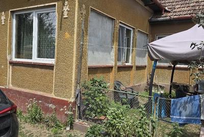 Casă cu 2 camere cu Teren 844 Mp în Uliuc