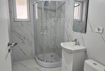 Apartament cu 3 camere decomandat în Dobroești