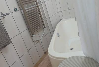 Casă cu 4 camere în Domenii