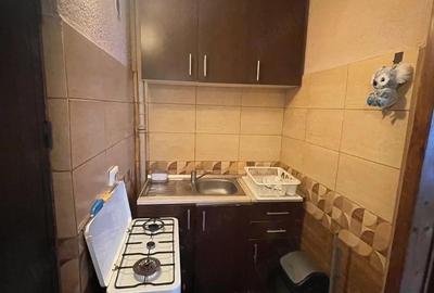 Garsonieră decomandată în Central