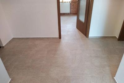 Apartament cu 4 camere decomandat în Steaua - 1