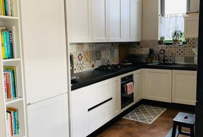 Casă cu 5 camere cu Teren 535 Mp în Central