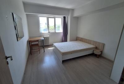 Apartament cu 3 camere semidecomandat, mobilat în Colentina - 3