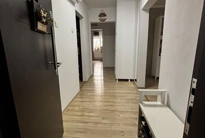 Apartament cu 5 camere decomandat în Central