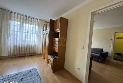 Apartament cu 3 camere decomandat în Solidarității - 2