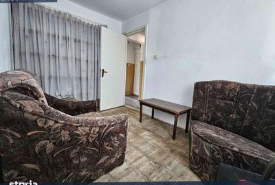 Apartament cu 3 camere semidecomandat în Micro 9