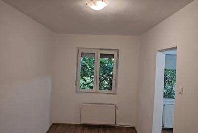Apartament cu 3 camere semidecomandat, mobilat în Solidarității - 5