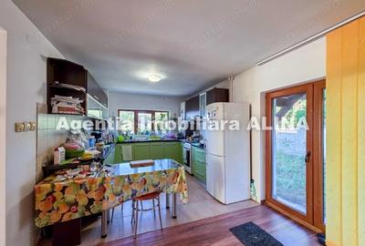 Casă cu 4 camere în Vulcan - 2