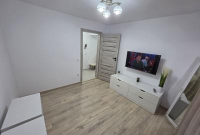 Apartament cu 3 camere semidecomandat în Central
