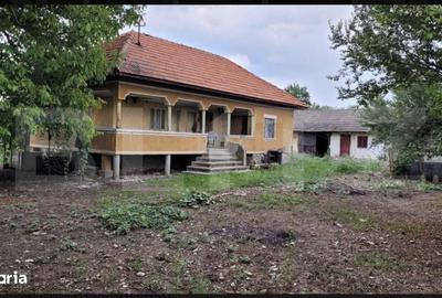Casă cu 3 camere în Scoarța - 1