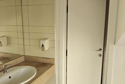 Spațiu comercial, de 90 mp, în Central