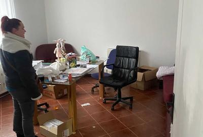 Casă cu 3 camere cu Teren 200 Mp în Central - 1