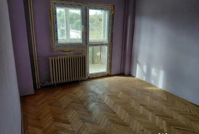 Apartament cu 2 camere decomandat în Faleză