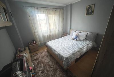 Apartament cu 4 camere decomandat, mobilat în Cetate