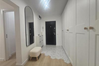 Apartament cu 2 camere decomandat, mobilat în Central