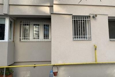 Garsonieră decomandată în Titan