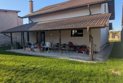 Casă cu 4 camere în Bujoreni - 4