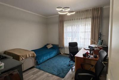 Casă cu 3 camere în Central - 1