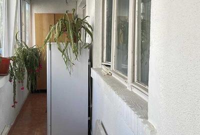 Apartament cu 3 camere în Nicolae Bălcescu