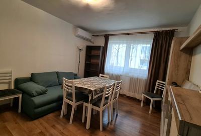 Apartament cu 2 camere semidecomandat, mobilat în Tractorul - 2