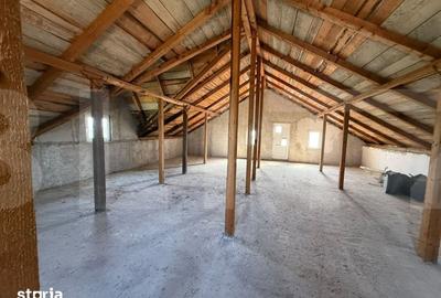 Casă cu 4 camere cu Teren 9600 Mp în Central - 8