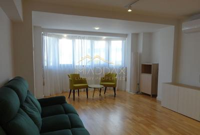 Apartament cu 3 camere, mobilat în Decebal