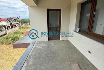 Casă cu 5 camere cu Teren 3700 Mp în Boldești