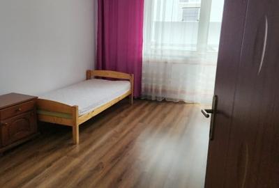 Apartament cu 3 camere semidecomandat, mobilat în Florești - 6