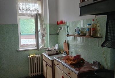 Apartament cu 3 camere în Popoveni