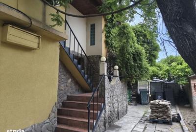 Casă cu 4 camere în Ultracentral