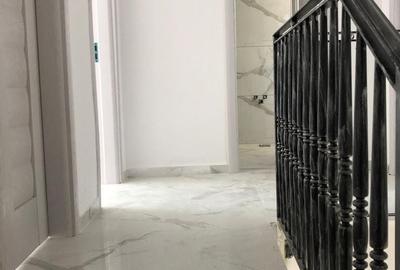 Casă cu 4 camere cu Teren 250 Mp în Berceni - 2