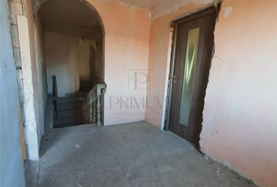Casă cu 8 camere cu Teren 700 Mp în Braytim
